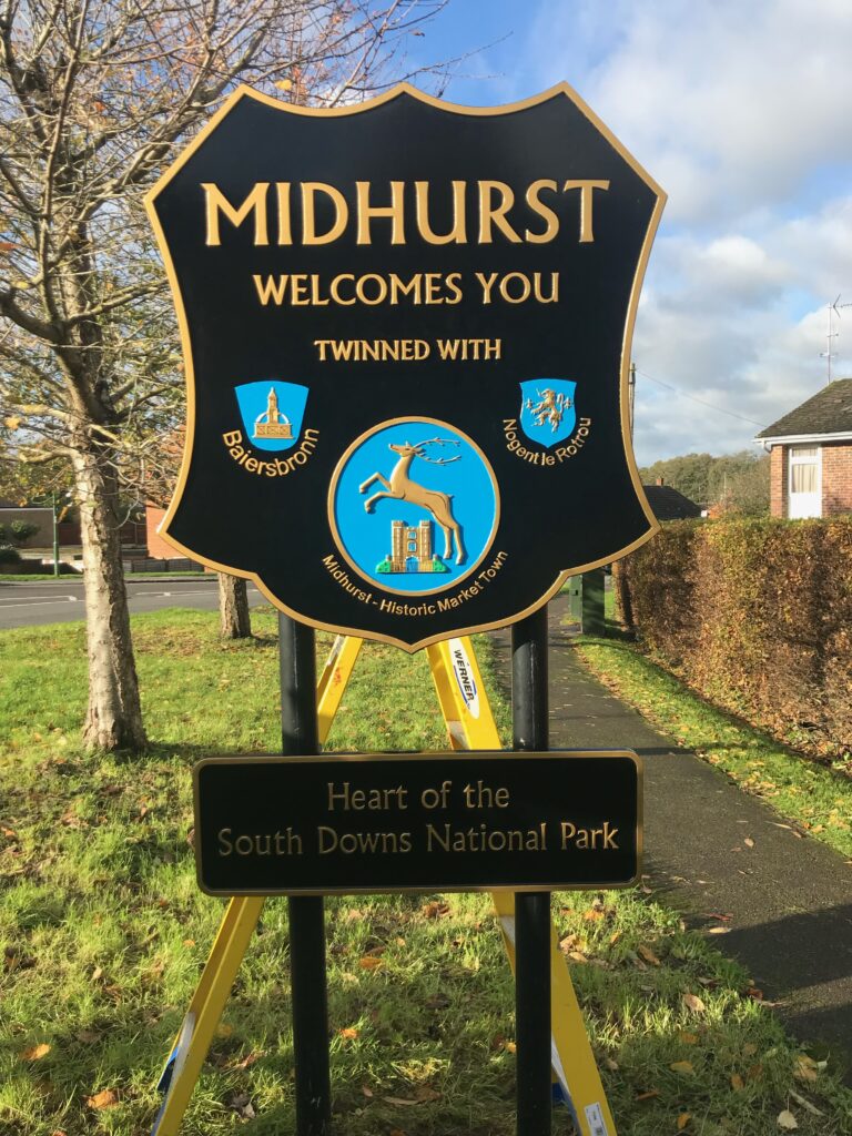 (c) Osborne Signs Ltd – Midhurst sign The Midhurst town sign as created by Osborne Signs Ltd.