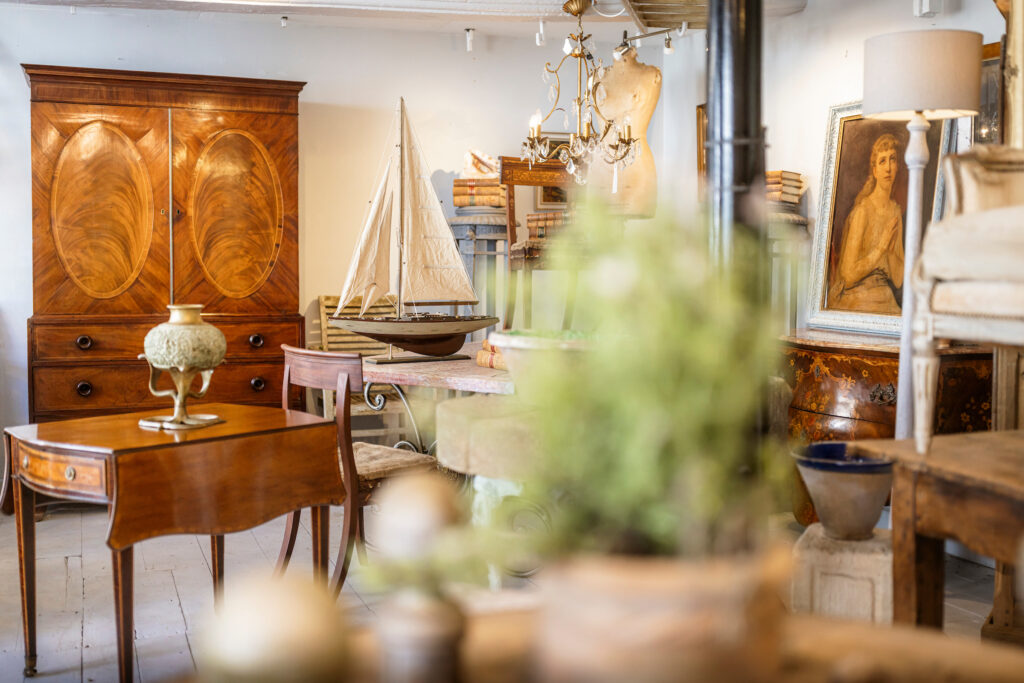 (c) Christopher Ison Photography – ISON_230624_OliveInt_3682 Inside Olive Interiors in Midhurst, showing period furniture and antiques.